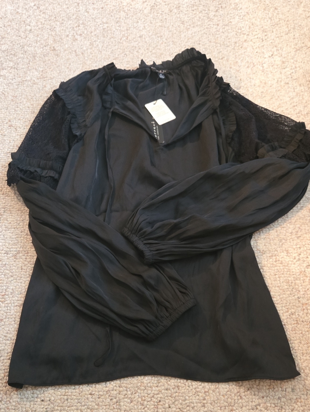 Lace Blouse Black Size Medium NWT